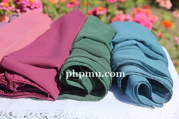Pilihan Hijab Segi Empat HijabyZakia untuk Berbagai Warna
